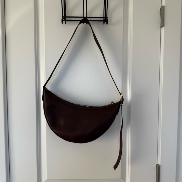 NWT Madewell Essentials Crescent Sling Bag in Chocolate Raisin - Picture 7 of 11